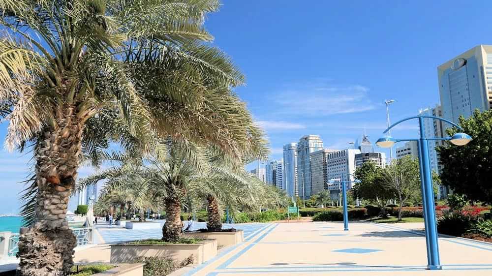 Zwischenstopp in Abu Dhabi - Corniche - Foto von JUREBU